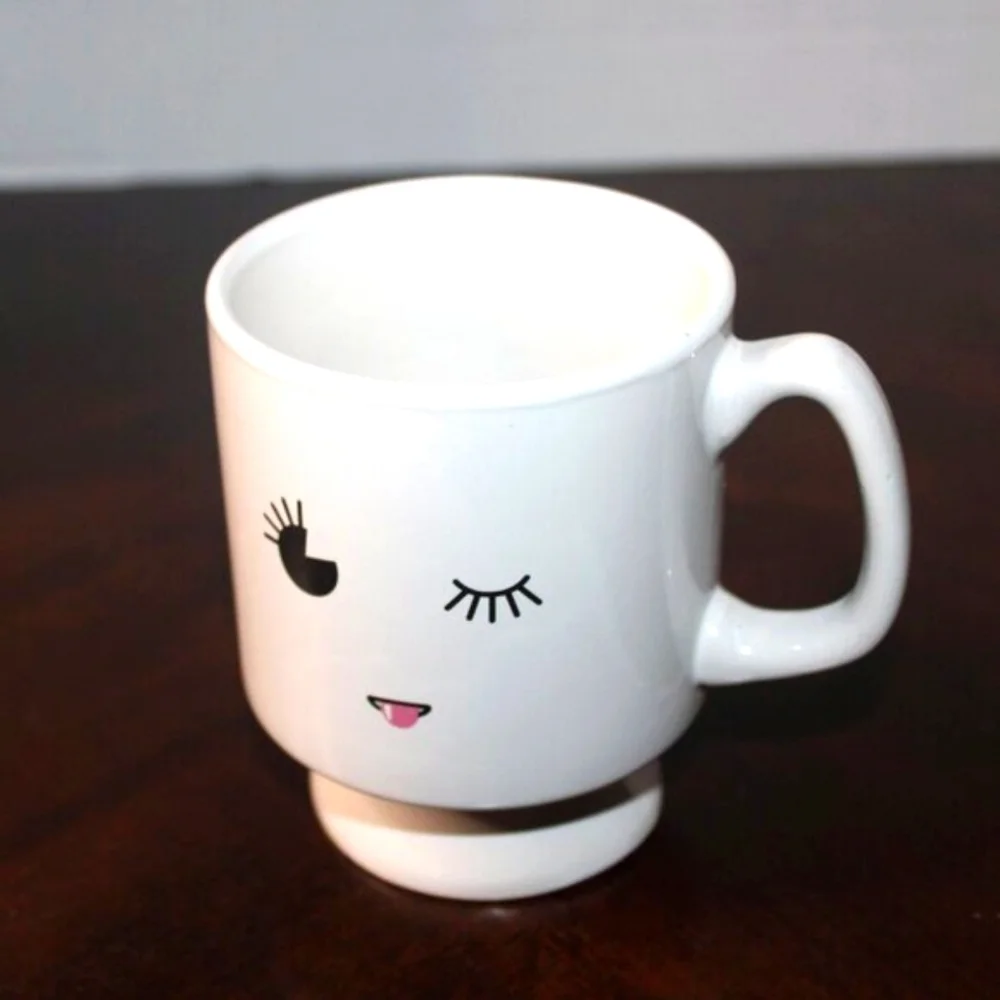 Global Design Connections Winking Pedestal Mug